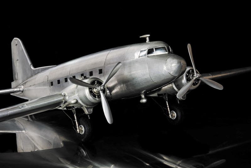 Avion DC3 en Metal